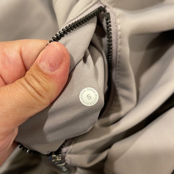 Lululemon Swept Along Jacket Bomber in Dark Chrome - Picture 8 of 9